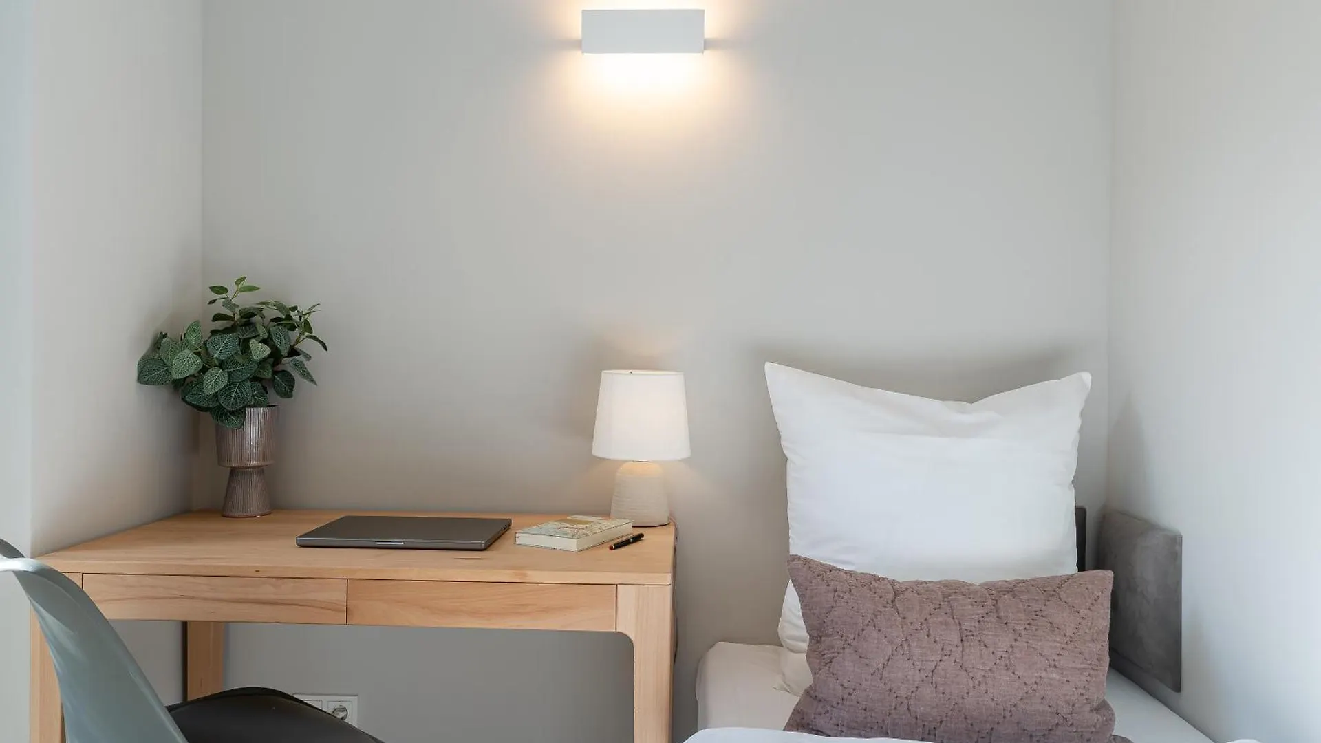 Holiday home Homefy Luxury Bungalow - 5 Pax - 2 Bath - Garage - Exclusive & Unique Ratingen Germany