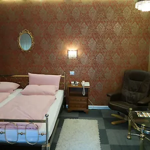 Hotel Am Hallenbad Garni, Ratingen